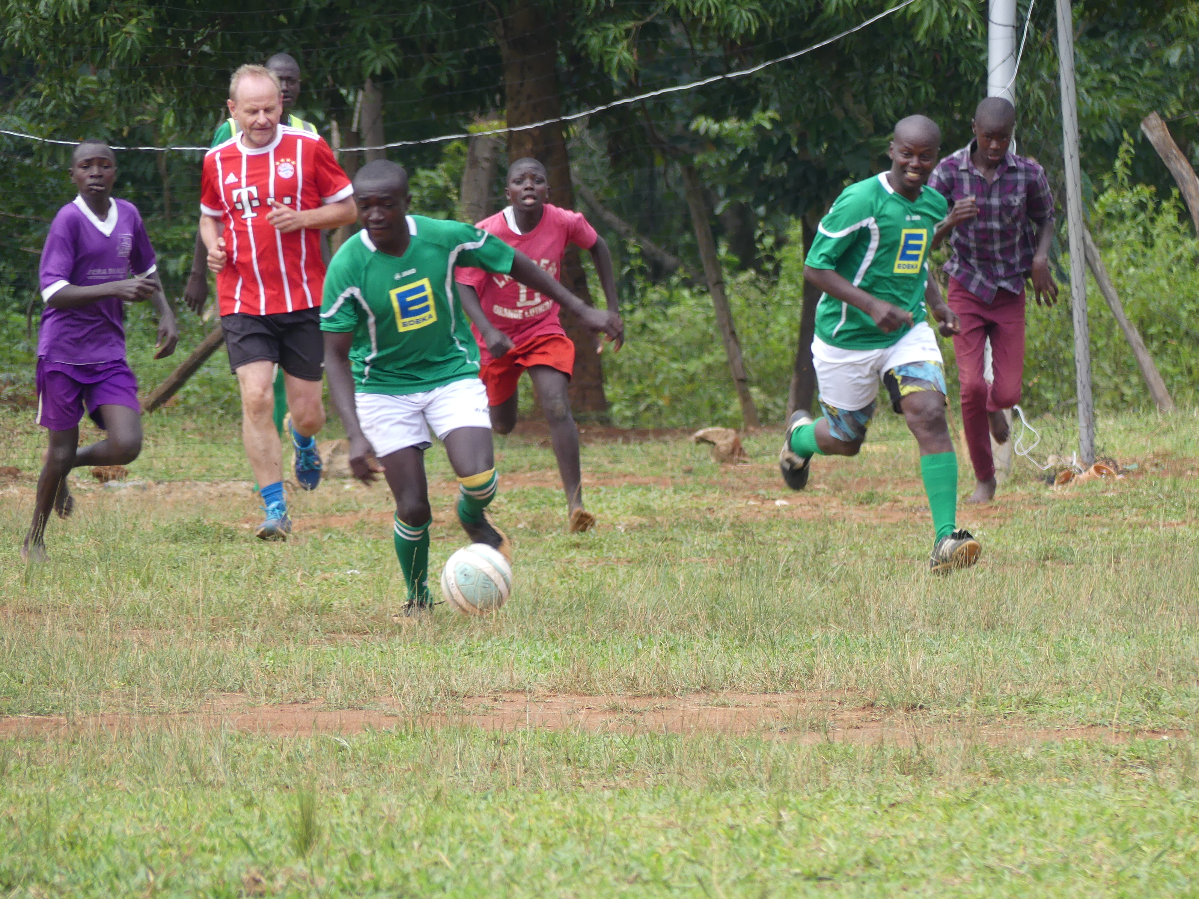 Fußball in Uhola (3)